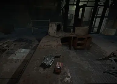 First 10mm Pistol in Vault 111 has reflex+laser+flashlight